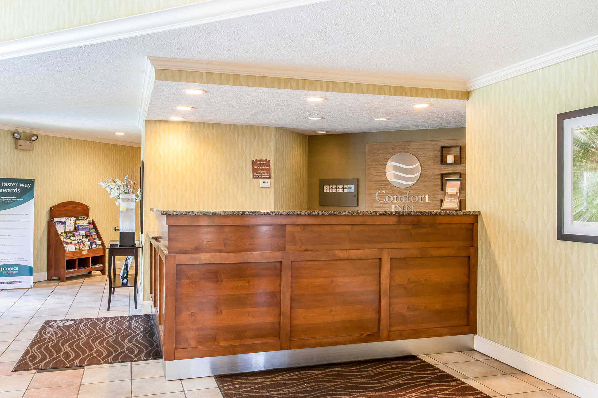 Comfort Inn Independence Interior photo